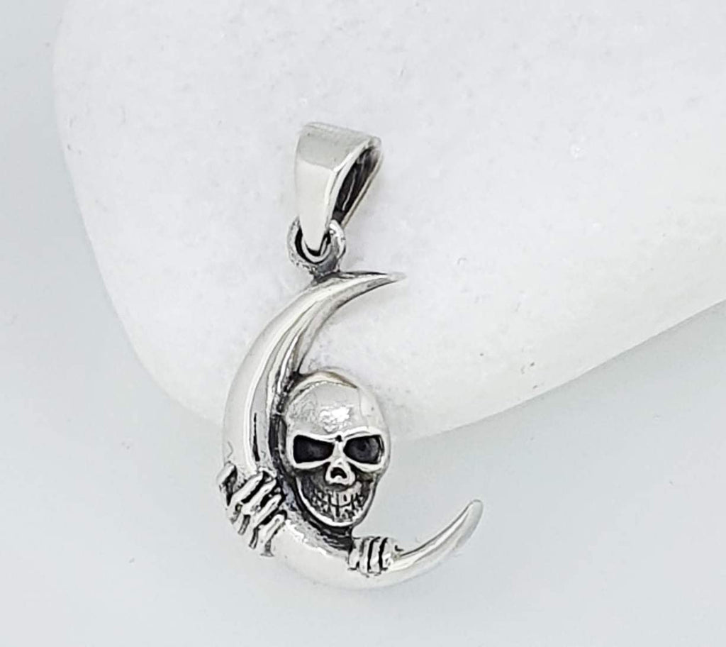 925 Sterling Silver Crescent Moon Skull Pendant Necklace For Men and Women treasurebayb2b